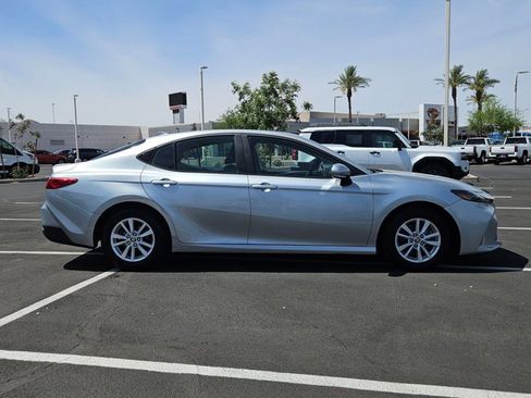 Used 2025 Toyota Camry LE FWD image 4