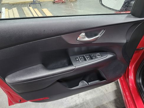 Used 2020 Kia Forte LXS FWD image 22