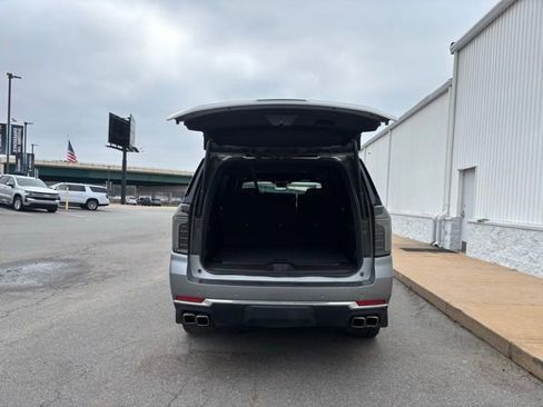 Certified 2025 Chevrolet Suburban High Country image 17
