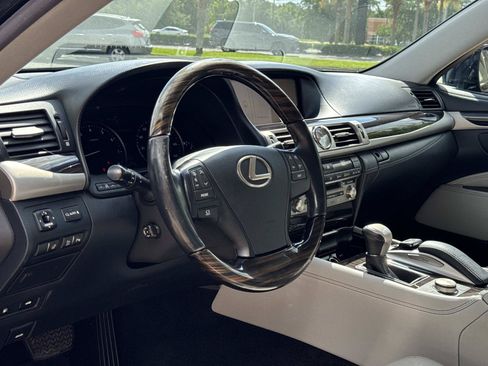 Used 2016 Lexus LS 460 AWD w/ Comfort Package image 16