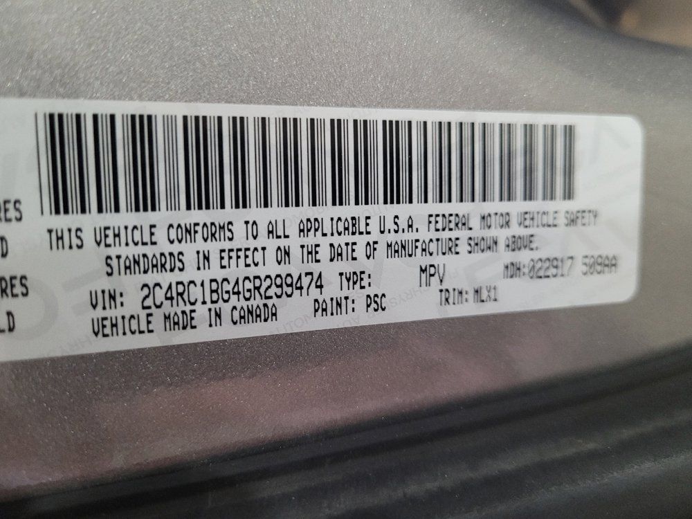 Used 2016 Chrysler Town & Country Touring FWD image 33