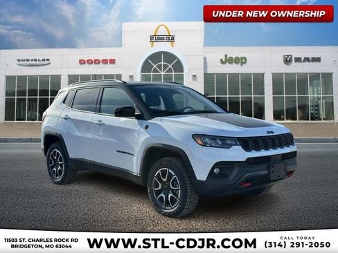 New 2026 Jeep Compass Trailhawk image 1