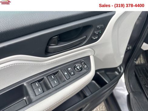 Used 2018 Honda Odyssey EX-L image 12
