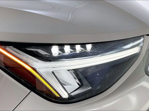 Used 2023 Volvo XC40 B4 Plus image 36