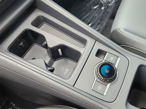 New 2025 Volkswagen Tiguan SE image 22