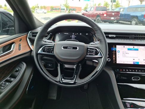 New 2026 Jeep Grand Cherokee Summit AWD/4WD image 10