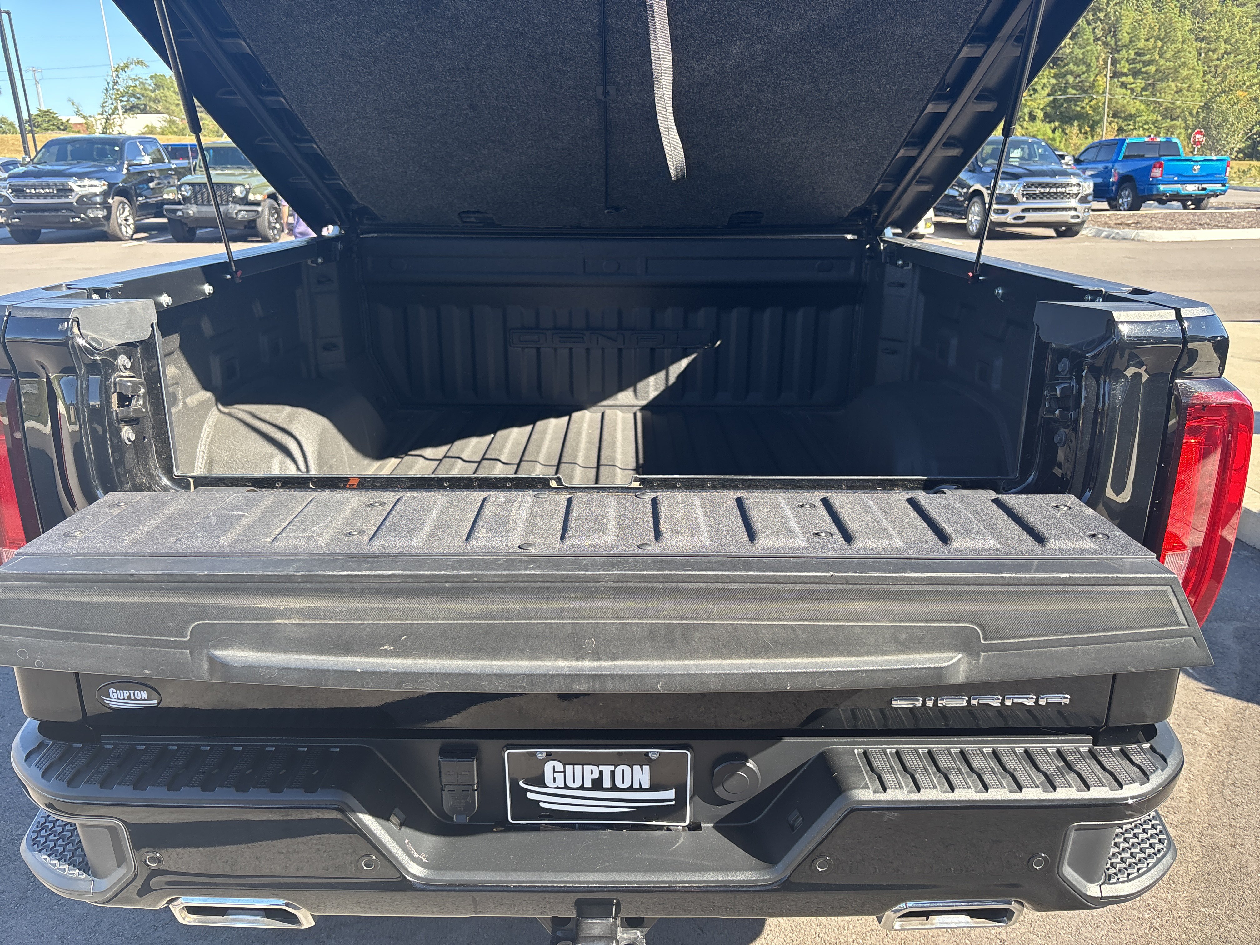 Used 2022 GMC Sierra 1500 Denali w/ Denali Reserve Package AWD/4WD image 45