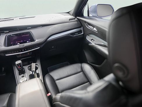 Used 2019 Cadillac XT4 Premium Luxury w/ Driver Awareness Package image 29