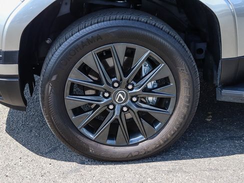 Used 2024 Lexus GX 550 w/ Cold Area Package AWD/4WD image 14