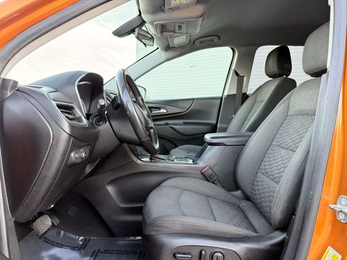 Used 2018 Chevrolet Equinox LT FWD image 17