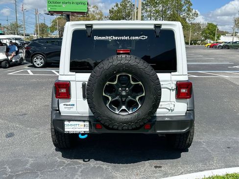 Used 2023 Jeep Wrangler Unlimited Rubicon 4xe w/ Cold Weather Group AWD/4WD image 6