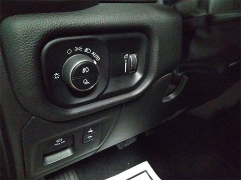 Used 2025 RAM 1500 Big Horn image 28