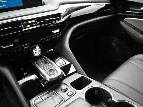 Used 2024 Acura MDX SH-AWD image 4