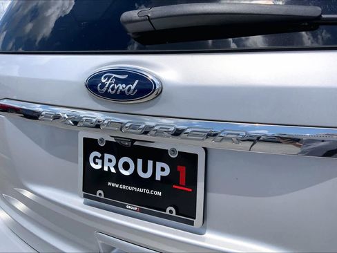Used 2015 Ford Explorer XLT w/ Equipment Group 202B AWD/4WD image 30