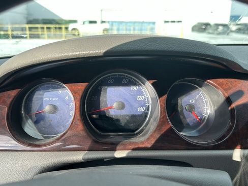 Used 2008 Buick Lucerne CXS image 17