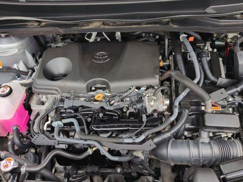 Certified 2025 Toyota Sienna XLE FWD image 33