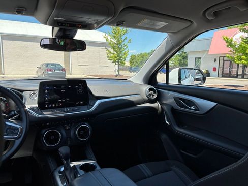 Used 2025 Chevrolet Blazer LT FWD image 36