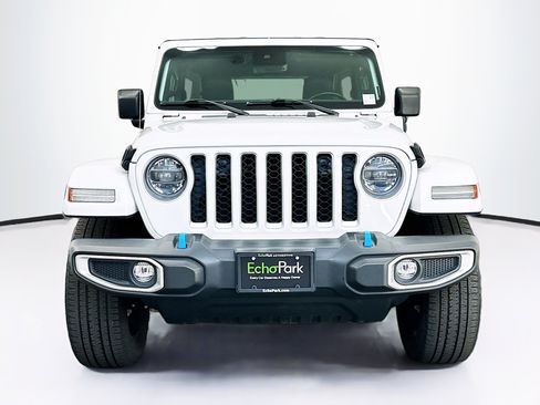Used 2022 Jeep Wrangler Unlimited Sahara w/ Cold Weather Group AWD/4WD image 2