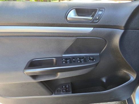 Used 2010 Volkswagen Jetta S image 23