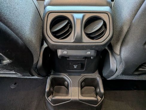 Used 2025 Jeep Wrangler Unlimited Rubicon w/ Convenience Group image 24