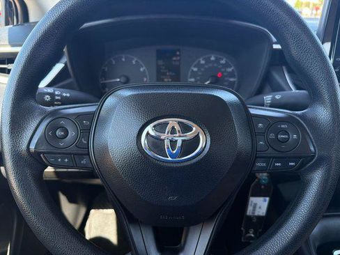 Certified 2025 Toyota Corolla LE FWD image 22