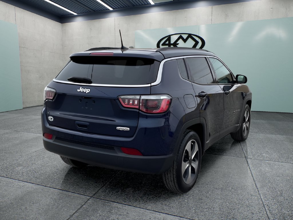 Used 2018 Jeep Compass Latitude w/ Popular Equipment Group FWD image 3