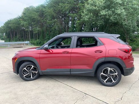 Used 2021 Chevrolet TrailBlazer RS w/ Sun and Liftgate Package FWD image 16