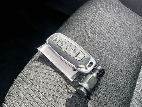 Certified 2026 Nissan Rogue SV FWD image 14