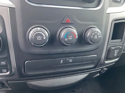 Used 2022 RAM 1500 Classic SLT image 12