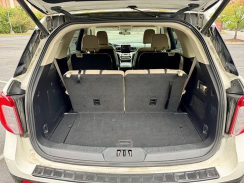 Used 2020 Ford Explorer XLT w/ Equipment Group 202A image 15