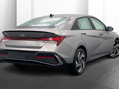 Certified 2025 Hyundai Elantra Sport image 11