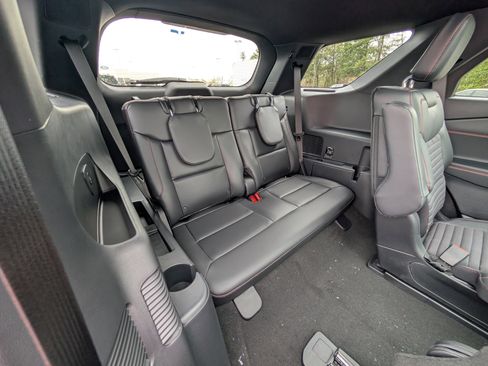 New 2026 Ford Explorer ST-Line image 8