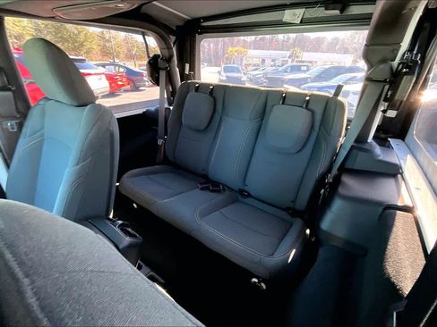 Used 2025 Jeep Wrangler Sport image 19