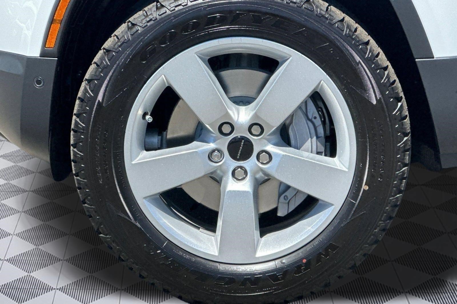 New 2026 Land Rover Defender 130 S AWD/4WD image 10
