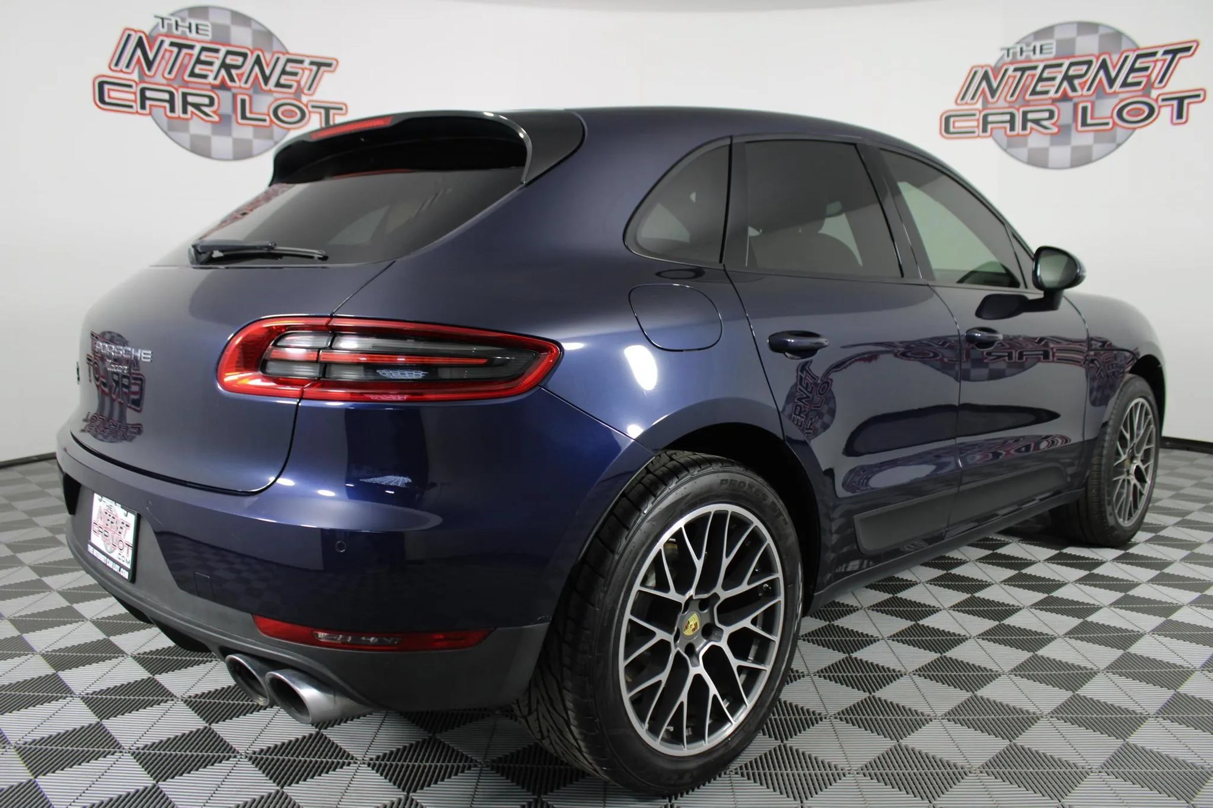 Used 2018 Porsche Macan Sport Edition AWD/4WD image 7