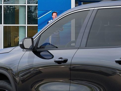 New 2026 Chevrolet Traverse LT image 14