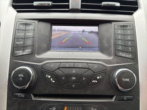 Used 2016 Ford Fusion SE image 25