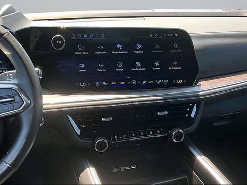 Used 2025 Chevrolet Tahoe Premier AWD/4WD image 6