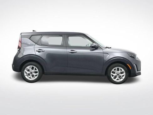 Used 2024 Kia Soul LX w/ Option Group 015 FWD image 4