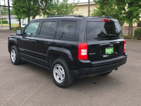 Used 2016 Jeep Patriot Sport w/ Power Value Group AWD/4WD image 4