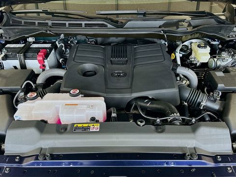 New 2026 Toyota Tundra Limited AWD/4WD image 8