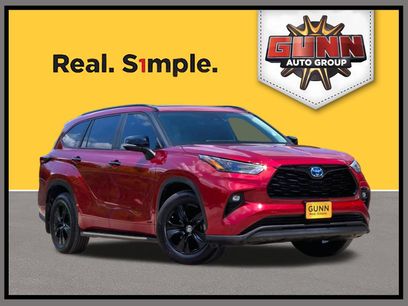 Used 2024 Toyota Highlander XLE