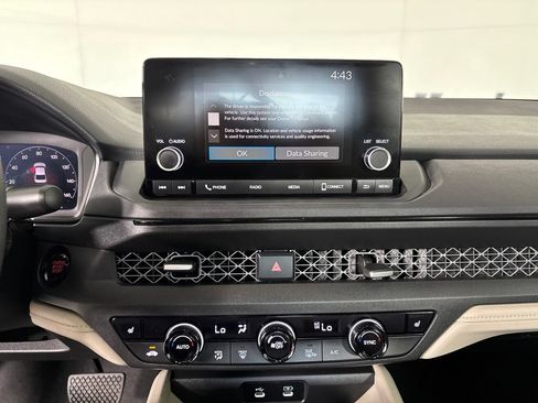Used 2025 Honda Accord SE image 16