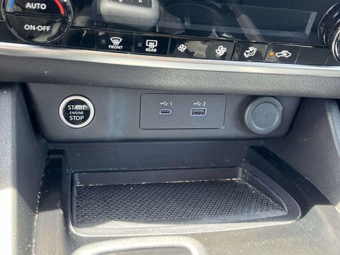 Used 2023 Nissan Rogue SV AWD/4WD image 30