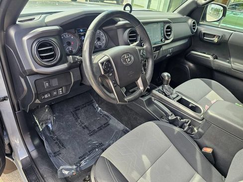 Used 2021 Toyota Tacoma TRD Off-Road AWD/4WD image 20