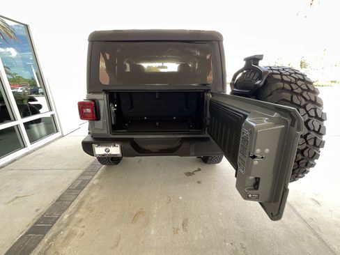 Used 2023 Jeep Wrangler Sport AWD/4WD image 20