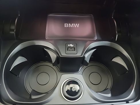 Used 2025 BMW 230i Coupe w/ Convenience Package image 17