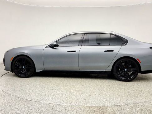 Used 2023 BMW 760i xDrive w/ Executive Package AWD/4WD image 8