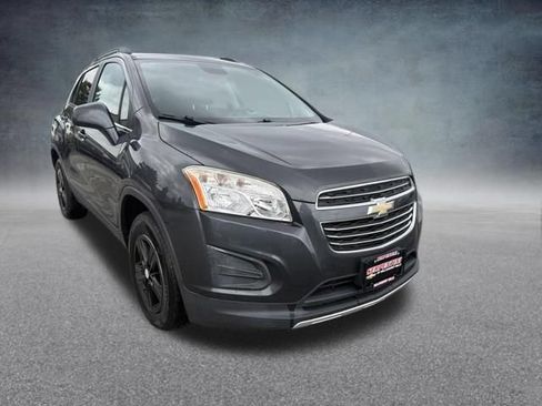 Used 2016 Chevrolet Trax LT w/ LT Sun and Sound Package AWD/4WD image 5
