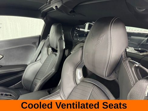 Used 2021 Chevrolet Corvette Stingray w/ Z51 Performance Package image 11